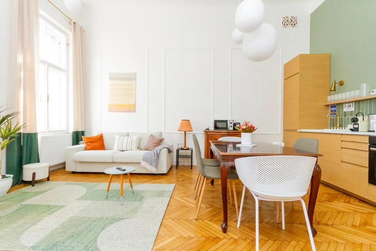 Apartment 2Br Modern Elegance W Sauna And Ac By Budapest