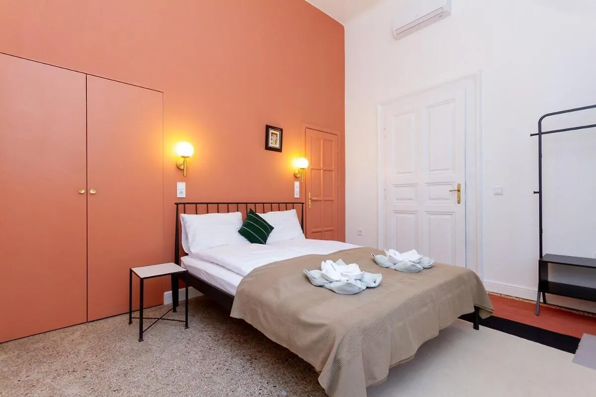 Apartment 2Br Modern Elegance W Sauna And Ac By Budapest Hungary