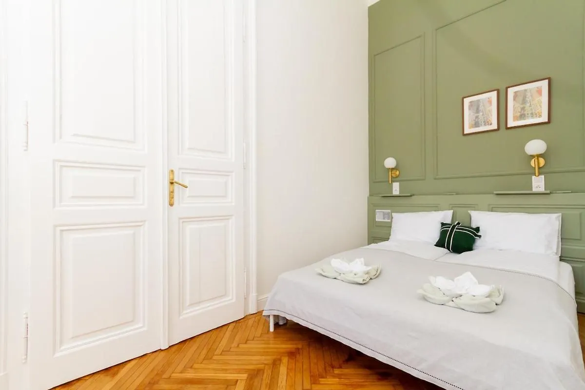 Apartment 2Br Modern Elegance W Sauna And Ac By Budapest