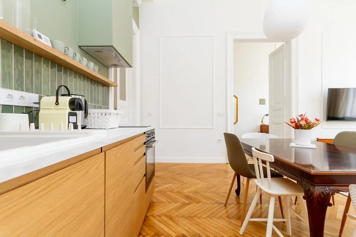 2Br Modern Elegance W Sauna And Ac By Budapest Hungary