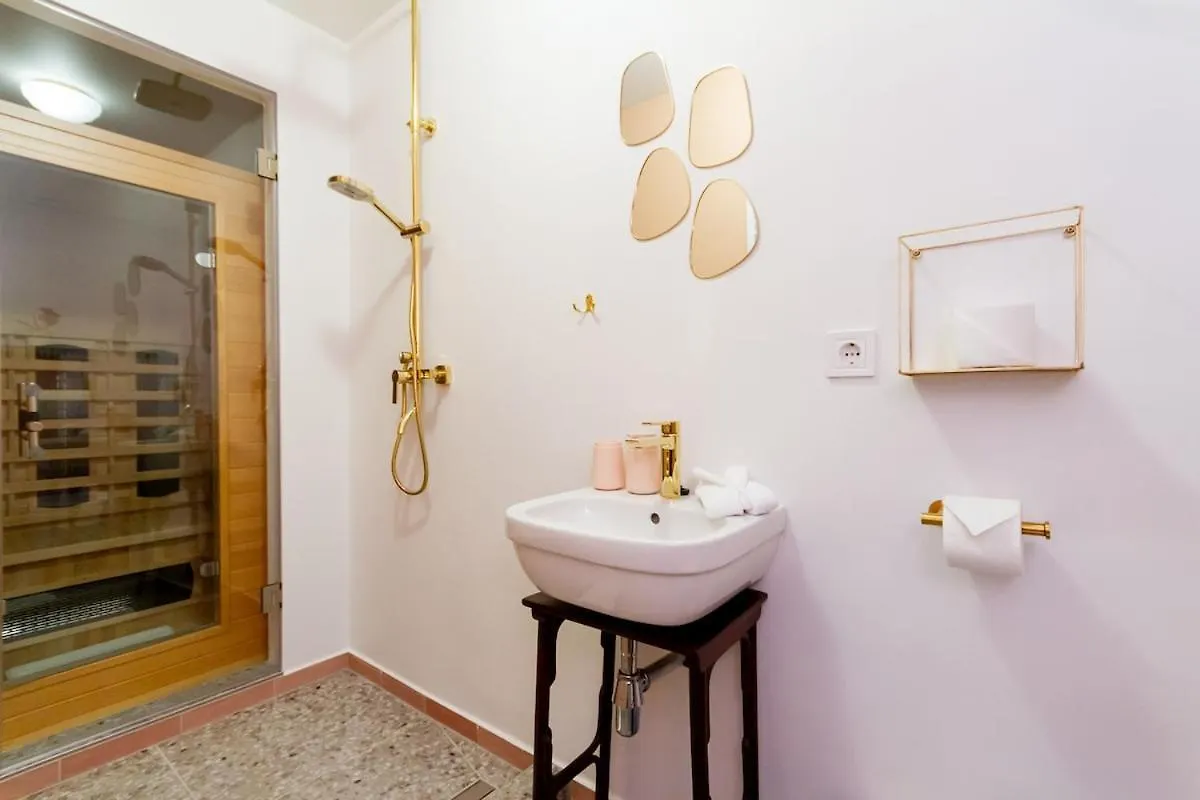 2Br Modern Elegance W Sauna And Ac By Budapest Apartment